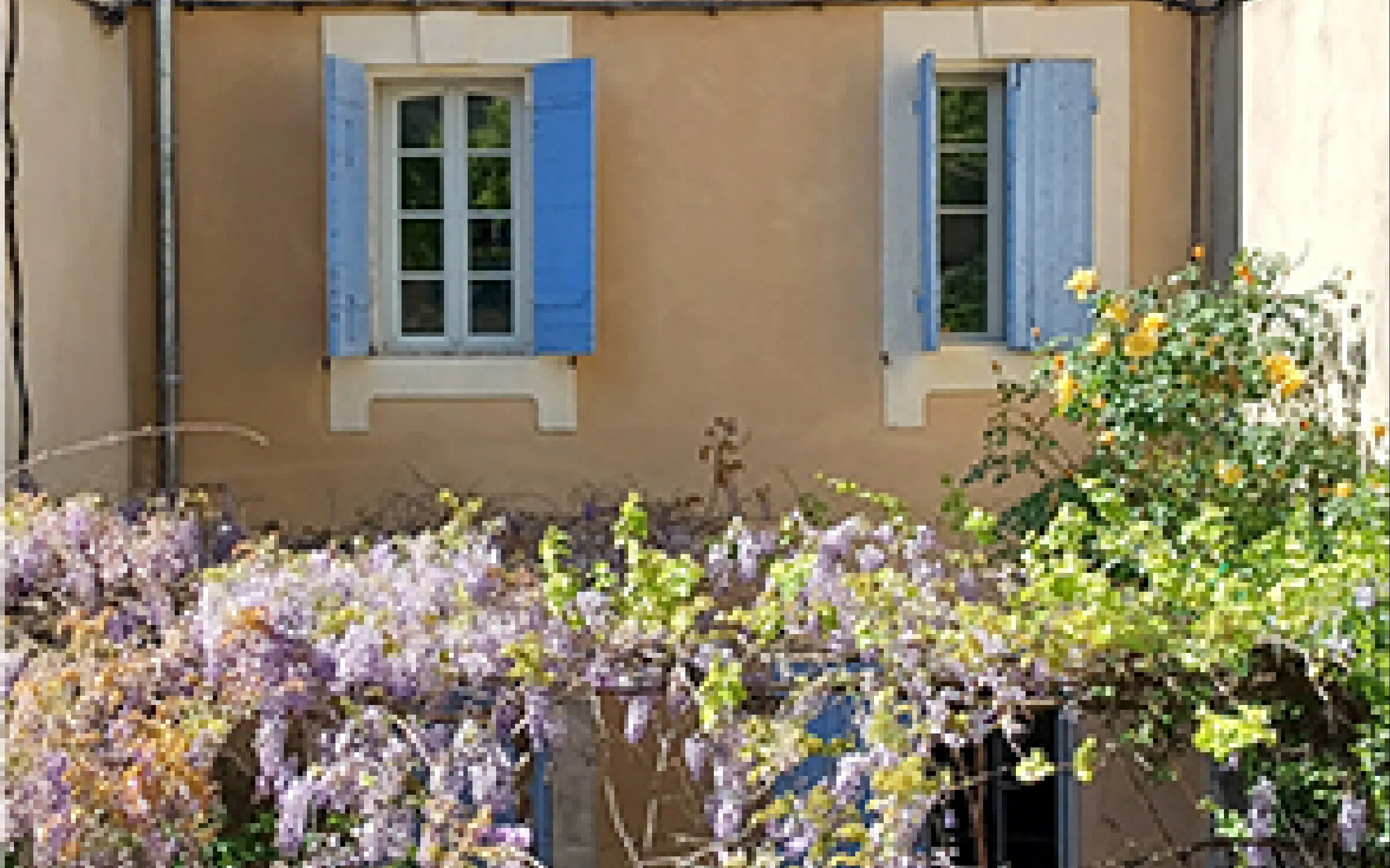 Surélévation d'une maison de village (Eygalières, 13)